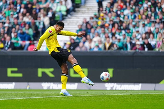 Goal shot Goal chance Felix Nmecha Borussia Dortmund, 08 GER, SV Werder Bremen vs Borussia Dortmund, Football, Bundesliga, Matchday 30, Season 2025 2026, 16 05 2026 DFL REGULATIONS PROHIBIT ANY USE OF PHOTOGRAPHS AS IMAGE SEQUENCES AND OR QUASI VIDEO GER, SV Werder Bremen vs Borussia Dortmund, Football, Bundesliga, Matchday 30, Season 2025 2026, 16 05 2026 Bremen Copyright: xEibner-Pressefoto MarcelxvonxFehrnx EP_MFN