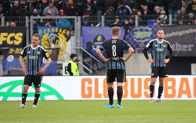16 05 2026, Football, Men, 3 League, Season 2025 2026, 1 FC Saarbrücken FC Hansa Rostock, Disappointment for Patrick Sontheimer 1 FC Saarbruecken , Manuel Zeitz 1 FC Saarbruecken and Robin Bormuth 1 FC Saarbruecken Saarbrücken Ludwigsparkstadion Saarland Germany DEU Copyright: xFabianxKleerx
