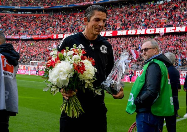 16 05 2026, xemx, Fussball 1 Bundesliga, FC Bayern Muenchen 1 FC Köln v l Referee Deniz Aytekin was passed DFL DFB REGULATIONS PROHIBIT ANY USE OF PHOTOGRAPHS as IMAGE SEQUENCES and or QUASI VIDEO Muenchen
