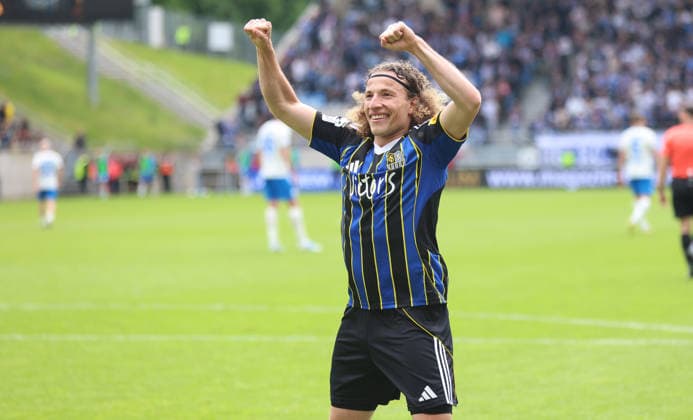 16 05 2026, Football, Men, 3 League, Season 2025 2026, 1 FC Saarbrücken FC Hansa Rostock, Tim Civeja 1 FC Saarbruecken celebrates his goal for 3 2 Saarbrücken Ludwigsparkstadion Saarland Germany DEU Copyright: xFabianxKleerx