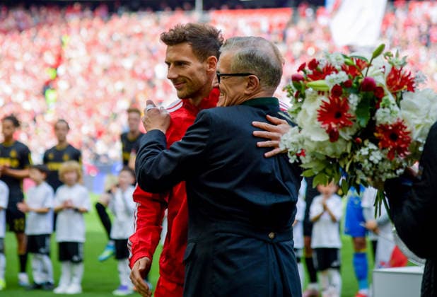 16 05 2026, xemx, Fussball 1 Bundesliga, FC Bayern Muenchen 1 FC Köln v l Leon Goretzka FC Bayern Muenchen was passed DFL DFB REGULATIONS PROHIBIT ANY USE OF PHOTOGRAPHS as IMAGE SEQUENCES and or QUASI VIDEO Muenchen