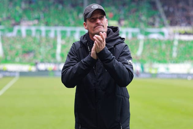 Soccer 1 Bundesliga 34 Matchday FC St Pauli VfL Wolfsburg on 16 05 2026 at Millerntor Stadium in Hamburg Alexander Blessin Coach Head Coach St Pauli DFL regulations prohibit any use of photographs as image sequences and or quasi video xJRx