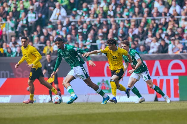 16 05 2026, Matchday 34 in Bundesliga 1, SV Werder Bremen Borussia Dortmund v l Felix Nmecha Borussia Dortmund , Salim Amani Musah SV Werder Bremen , Samuele Inacio Borussia Dortmund , Jens Stage SV Werder Bremen Bremen Weserstadion Bremen Germany xRHR PHOTO DEx Copyright: DennisxEwert RHR-FOTOx RHR-FOTO DE