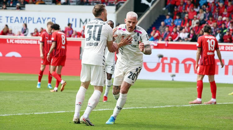 16 05 2026, xrekx, Fussball 1 Bundesliga, 1 FC Heidenheim FSV Mainz 05 v l Torjubel nach dem Tor zum celebrating the goal celebrate 0 1 durch Phillip Tietz 1 FSV Mainz 05 DFL DFB REGULATIONS PROHIBIT ANY USE OF PHOTOGRAPHS as IMAGE SEQUENCES and or QUASI VIDEO Heidenheim