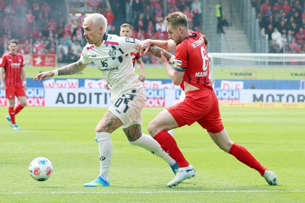 16 05 2026, xrekx, Soccer 1 Bundesliga, 1 FC Heidenheim FSV Mainz 05 v l Phillip Tietz 1 FSV Mainz 05 Patrick Mainka 1 FC Heidenheim 1846 Zweikampf, Aktion, action, battle for the ball DFL DFB REGULATIONS PROHIBIT ANY USE OF PHOTOGRAPHS as IMAGE SEQUENCES and or QUASI VIDEO Heidenheim