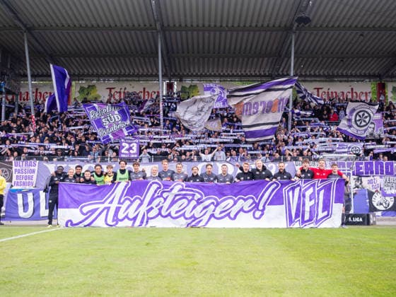 VfL Osnabrueck players with VfL banner in front of the fans GER, VfB Stuttgart II vs VfL Osnabrueck, Football, 3 Bundesliga, Matchday 38, Season 2025 2026, 16 05 2026 GER, VfB Stuttgart II vs VfL Osnabrueck, Football, 3 Bundesliga, Matchday 38, Season 2025 2026, 16 05 2026 Aspach Copyright: xEibner-Pressefoto CarstenxSchwerx EP_CSG