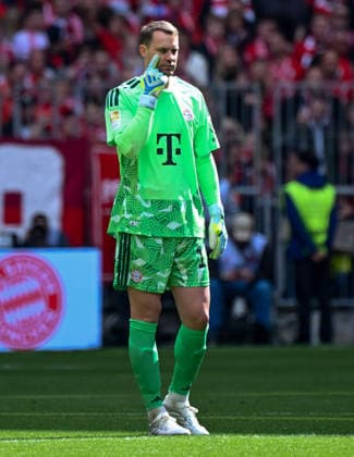 16 05 2026, xemx, Football 1 Bundesliga, FC Bayern Muenchen 1 FC Köln v l Manuel Neuer FC Bayern Muenchen action, single action, single image, cropped image, full body image, whole figure DFL DFB REGULATIONS PROHIBIT ANY USE OF PHOTOGRAPHS as IMAGE SEQUENCES and or QUASI VIDEO Muenchen