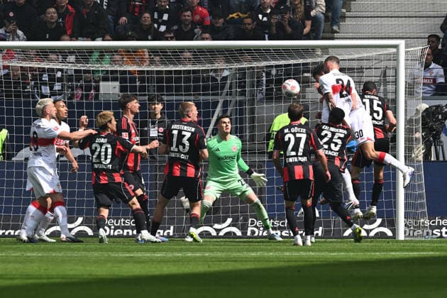 16 05 2026, xsltx, Fussball 1 Bundesliga, Eintracht Frankfurt VfB Stuttgart v l Jose Maria Andres Baixauli VfB Stuttgart Chema Torschuetze, erzielt das Tor, Treffer, scores the goal 0 1 Michael Zetterer Eintracht Frankfurt DFL DFB REGULATIONS PROHIBIT ANY USE OF PHOTOGRAPHS as IMAGE SEQUENCES and or QUASI VIDEO Frankfurt am Main