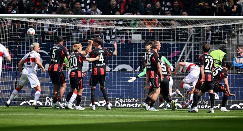 16 05 2026, xfux, Fussball 1 Bundesliga, Eintracht Frankfurt VfB Stuttgart v l Michael Zetterer Eintracht Frankfurt , Torschuetze Torschütze Chema Andres VfB Stuttgart Goal scored, Tor zum 0 1 DFL DFB REGULATIONS PROHIBIT ANY USE OF PHOTOGRAPHS as IMAGE SEQUENCES and or QUASI VIDEO Frankfurt am Main