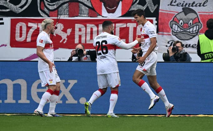 16 05 2026, xfux, Fußball 1 Bundesliga, Eintracht Frankfurt VfB Stuttgart v l Ermedin Demirovic VfB Stuttgart , Deniz Undav VfB Stuttgart , Torschuetze Torschütze Chema Andres VfB Stuttgart Torjubel, Jubel, Goal celebration, celebrate the goal zum 0 1 jubelnd bejubelt jubeln jubel DFL DFB REGULATIONS PROHIBIT ANY USE OF PHOTOGRAPHS as IMAGE SEQUENCES and or QUASI VIDEO Frankfurt am Main