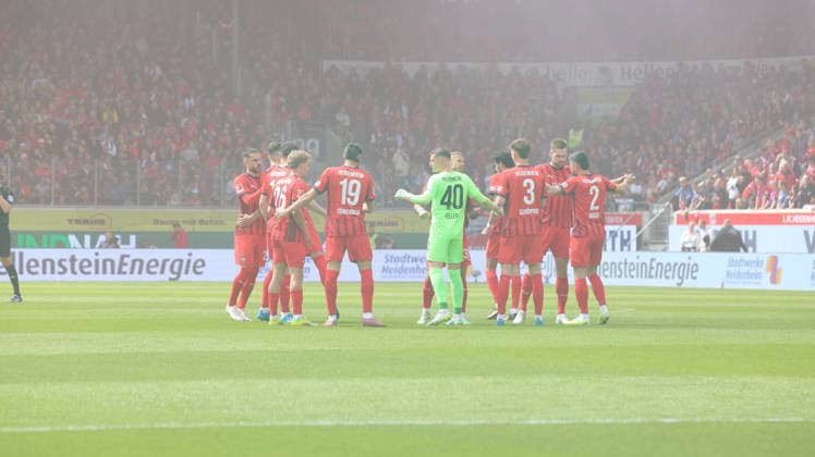 16 05 2026, xrekx, Soccer 1 Bundesliga, 1 FC Heidenheim FSV Mainz 05 v l Teamkreis FC Heidenheim DFL DFB REGULATIONS PROHIBIT ANY USE OF PHOTOGRAPHS as IMAGE SEQUENCES and or QUASI VIDEO Heidenheim