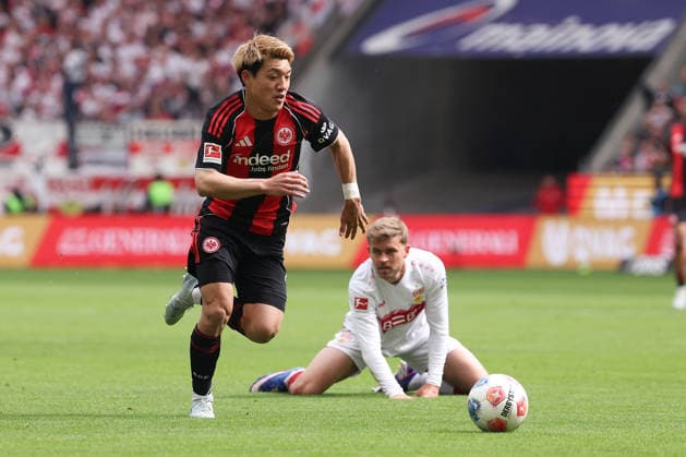 2026 05 16 xjfx Soccer 1 Bundesliga 34 Matchday Eintracht Frankfurt VFB Stuttgart v l , Ritsu Doan Eintracht Frankfurt in aktion, in action, am Boden, Maximilian Mittelstaedt VFB Stuttgart DFL DFB REGULATIONS PROHIBIT ANY USE OF PHOTOGRAPHS as IMAGE SEQUENCES and or QUASI VIDEO Copyright: JoaquimxFerreira