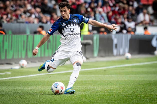 LEVERKUSEN, GERMANY - MAY 16, 2026 : Nicolas Capaldo (Hamburger SV, 24) during the German Bundesliga match on gameday 34 between Bayer 04 Leverkusen vs. Hamburger SV at BayArena on May 16, 2026 in Leverkusen, Germany. DFL REGULATIONS PROHIBIT ANY USE OF PHOTOGRAPHS AS IMAGE SEQUENCES AND OR QUASI-VIDEO. Northrhine-Westphalia Germany Copyright: xAxelxKohringx