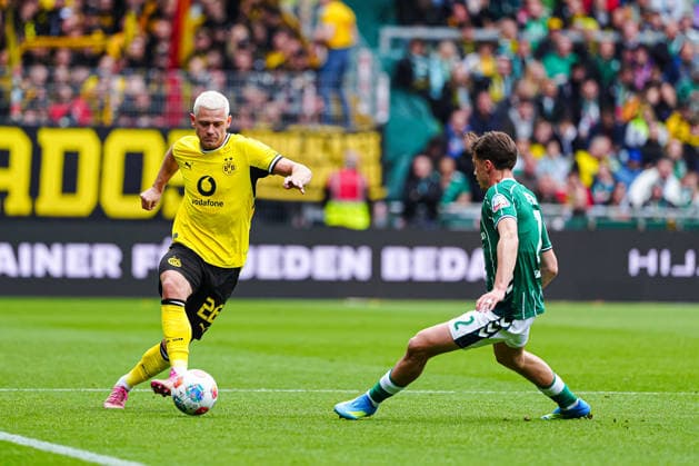 Julian Ryerson Borussia Dortmund, 26 , Olivier Deman SV Werder Bremen, 02 GER, SV Werder Bremen vs Borussia Dortmund, Football, Bundesliga, Matchday 30, Season 2025 2026, 16 05 2026 DFL REGULATIONS PROHIBIT ANY USE OF PHOTOGRAPHS AS IMAGE SEQUENCES AND OR QUASI VIDEO GER, SV Werder Bremen vs Borussia Dortmund, Football, Bundesliga, Matchday 30, Season 2025 2026, 16 05 2026 Bremen Copyright: xEibner-Pressefoto MarcelxvonxFehrnx EP_MFN