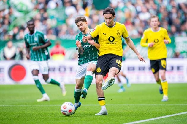 16 05 2026 Football, 2025 2026, 1 Bundesliga, Matchday 34, SV Werder Bremen Borussia Dortmund L R Romano Schmid Bremen , Luca Reggiani Dortmund DFL REGULATIONS PROHIBIT ANY USE OF PHOTOGRAPHS AS IMAGE SEQUENCES AND OR QUASI VIDEO