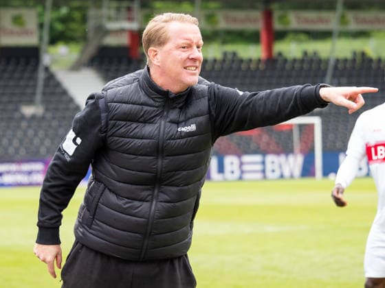 Timo Schultz VfL Osnabrueck, Coach gives his last instructions in the Third Division GER, VfB Stuttgart II vs VfL Osnabrueck, Football, 3 Bundesliga, Matchday 38, Season 2025 2026, 16 05 2026 GER, VfB Stuttgart II vs VfL Osnabrueck, Football, 3 Bundesliga, Matchday 38, Season 2025 2026, 16 05 2026 Aspach Copyright: xEibner-Pressefoto CarstenxSchwerx EP_CSG