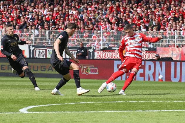 Berlin, Germany, 16 05 2026 Stadion Alte Försterei 34 Matchday, Season 2025 26, 1 Soccer Bundesliga Union Berlin FC Augsburg Andrej Ilic 23, Union Berlin on his shot for 2 0, Jeffrey Gouweleeuw 6, FCA and Cédric Zesiger 16, FCA do nothing Copyright: xdtsxNachrichtenagenturx dts_118842