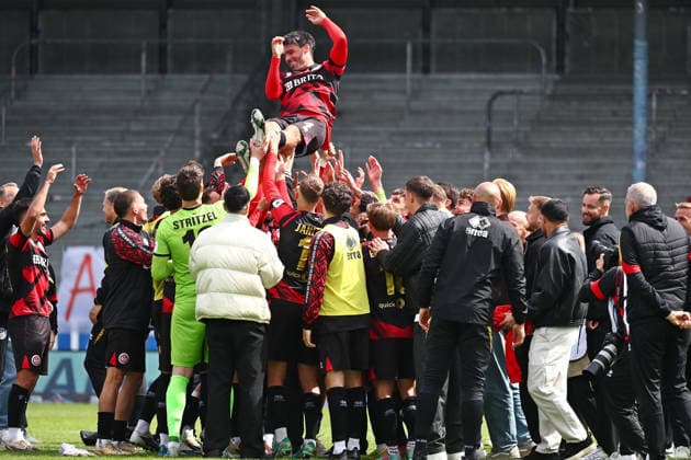 Football, 3rd division, SV Wehen Wiesbaden bids farewell to Sascha Mockenhaupt