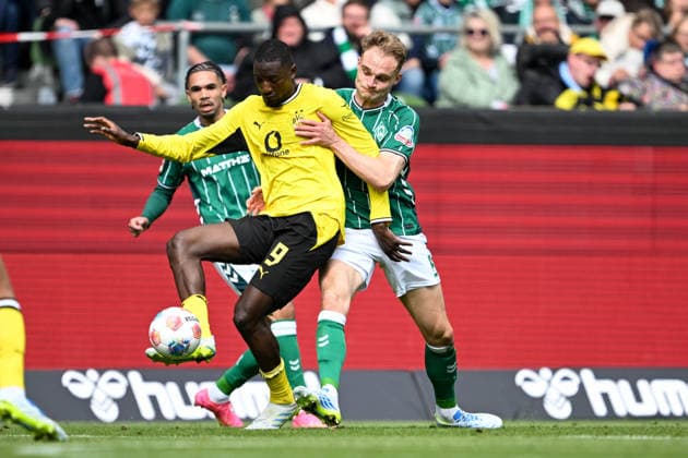 1 Bundesliga SV Werder Bremen Borussia Dortmund on 16 05 2026 at Weserstadion in Bremen Serhou Guirassy Dortmund in a duel against Amos Pieper Bremen MT
