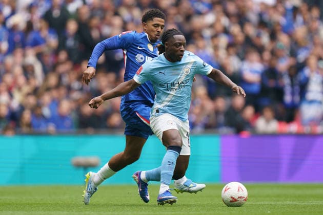 Chelsea v Manchester City, Emirates FA Cup Final JÃ rÃ my Doku of Manchester City under pressure from Wesley Fofana of Chelsea during the Chelsea v Manchester City Emirates FA Cup Final match at Wembley Stadium, London, England on 16 May 2026 Credit: Dylan Hepworth Every Second Media Editorial use only. All images are copyright Every Second Media Limited. No images may be reproduced without prior permission. Copyright: xIMAGO EveryxSecondxMediax ESM-1997-0037 DylanxHepworthx xEveryxSecondxMediax
