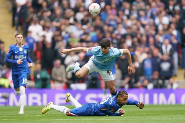 Chelsea v Manchester City, Emirates FA Cup Final Abdukodir Khusanov of Manchester City and Joao Pedro of Chelsea battling for the ball during the Chelsea v Manchester City Emirates FA Cup Final match at Wembley Stadium, London, England on 16 May 2026 Credit: Dylan Hepworth Every Second Media Editorial use only. All images are copyright Every Second Media Limited. No images may be reproduced without prior permission. Copyright: xIMAGO EveryxSecondxMediax ESM-1997-0039 DylanxHepworthx xEveryxSecondxMediax