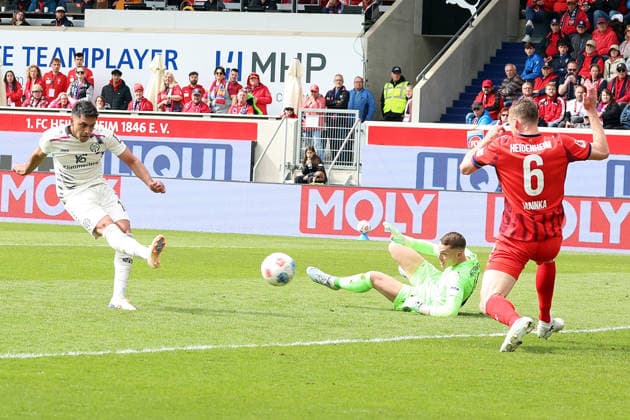 16 05 2026, xrekx, Fußball 1 Bundesliga, 1 FC Heidenheim FSV Mainz 05 v l Goal shot to 0 2 by Nadiem Amiri 1 FSV Mainz 05 Frank Feller 1 FC Heidenheim 1846 Patrick Mainka 1 FC Heidenheim 1846 DFL DFB REGULATIONS PROHIBIT ANY USE OF PHOTOGRAPHS as IMAGE SEQUENCES and or QUASI VIDEO Heidenheim