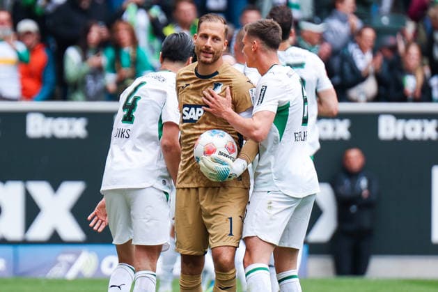 MOENCHENGLADBACH, GERMANY- MAY 16: Kevin Diks (Borussia Moenchengladbach, 4) Oliver Baumann (TSG Hoffenheim, 1) and Yannik Engelhardt (Borussia Moenchengladbach, 6) during the Bundesliga match between Borussia Moenchengladbach vs. TSG 1899 Hoffenheim at Borussia-Park on matchday 34 of the 1. Bundesliga on May 16, 2026 in Moenchengladbach, Germany. DFL REGULATIONS PROHIBIT ANY USE OF PHOTOGRAPHS AS IMAGE SEQUENCES AND OR QUASI-VIDEO. Copyright: xNatachaxFreisenx