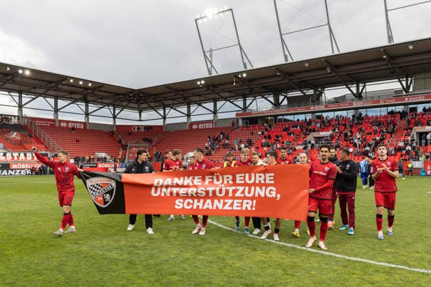 3 Liga FC Ingolstadt 04 SV Waldhof Mannheim players thank the fans for the season, victory jubilation joy 5 1 Banner 3 Liga FC Ingolstadt 04 season 2025 2026 SV Waldhof Mannheim