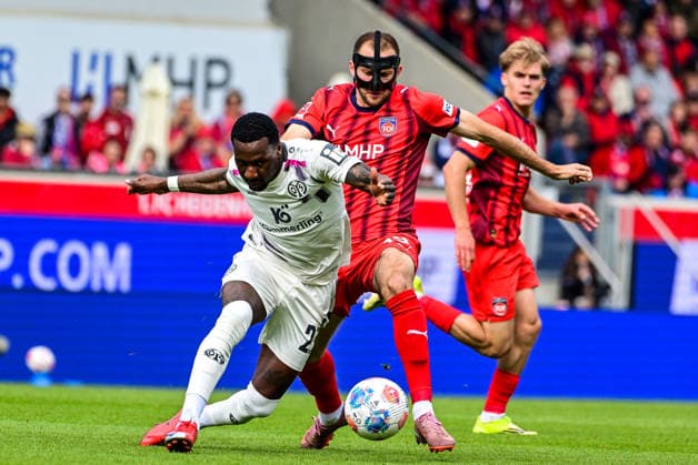 GER, 1. FBL, 1. FC Heidenheim vs 1. FSV Mainz 05 16.05.2026, Voith-Arena, Heidenheim, GER, 1. FBL, 1. FC Heidenheim vs 1. FSV Mainz 05, im Bild Sheraldo Becker (Mainz, 23), Jonas Föhrenbach Foehrenbach (Heidenheim, 19), Kampf um den Ball *** GER, 1 FBL, 1 FC Heidenheim vs 1 FSV Mainz 05 16 05 2026, Voith Arena, Heidenheim, GER, 1 FBL, 1 FC Heidenheim vs 1 FSV Mainz 05, in the picture Sheraldo Becker Mainz, 23 , Jonas Föhrenbach Foehrenbach Heidenheim, 19 , Fight for the ball nordphotoxGmbHx xHafner nph00200