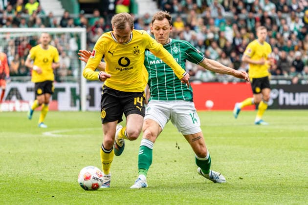 Germany Bundesliga 2025 2026 Matchday 34, SV Werder Bremen vs Borussia Dortmund Saturday, 6 05 2026 Weserstadion, Bremen Maximilian Beier Borussia Dortmund, 14 Senne Lynen 14 Copyright: xCelinaxLeiersx