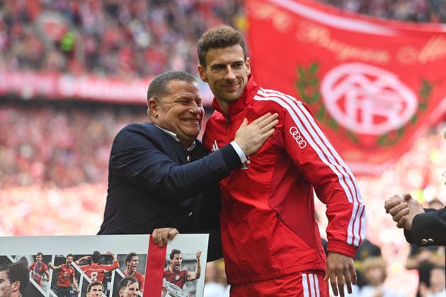 Farewell Leon GORETZKA Bayern Muenchen , left Max EBERL Chief Sports Officer FC Bayern Muenchen Football 1 Bundesliga Season 2025 2026, 34 Matchday, Matchday34 FC Bayern Muenchen 1 FC Koeln on 16 05 2026 , A L L I A N Z A R E N A