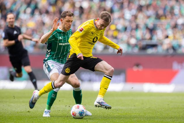 16.05.2026, 34. Spieltag in der 1. Fussball Bundesliga, SV Werder Bremen - Borussia Dortmund. v. l. Senne Lynen (SV Werder Bremen), Maximilian Beier (Borussia Dortmund). Bremen Weserstadion Bremen Deutschland xRHR-FOTO DEx Copyright: DennisxEwert RHR-FOTOx RHR-FOTO DE
