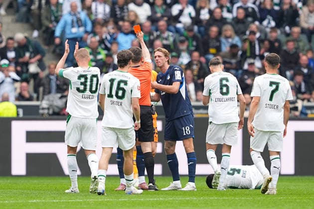 16 05 2026, xydrx, Men, Football, 1 Bundesliga, Borussia Mönchengladbach TSG 1899 Hoffenheim, Season 2025 2026, Borussia Park Tim Lemperle TSG 1899 Hoffenheim, 19 is sent off with yellow red DFB regulations prohibit any use of photographs as image sequences and or quasi video Copyright: HMBxMedia YannisxDreimann