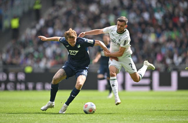 l r Wouter Burger 1899 Hoffenheim , Kevin Stöger Stoeger Bor Mönchengladbach , duel, action, Soccer 1 Bundesliga, 34 Matchday, Borussia Moenchengladbach TSG 1899 Hoffenheim, on 16 05 2026 in Moenchengladbach Germany DFL regulations prohibit any use of photographs as image sequences and or quasi video Â