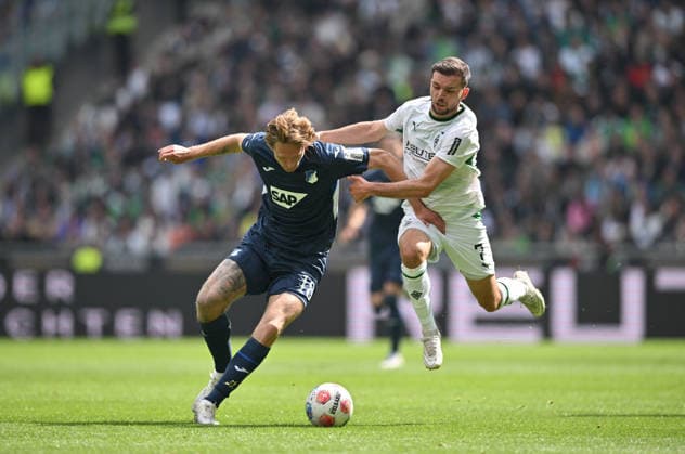 l r Wouter Burger 1899 Hoffenheim , Kevin Stöger Stoeger Bor Mönchengladbach , duel, action, Soccer 1 Bundesliga, 34 Matchday, Borussia Moenchengladbach TSG 1899 Hoffenheim, on 16 05 2026 in Moenchengladbach Germany DFL regulations prohibit any use of photographs as image sequences and or quasi video Â