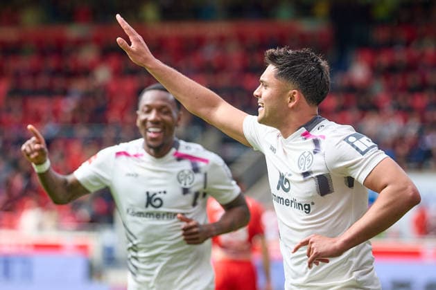 Sheraldo Becker 1 FSV Mainz 05, 23 and Nadiem Amiri 1 FSV Mainz 05, 10 celebrate their goal for 0 2 GER, 1 FC Heidenheimn vs FSV Mainz 05, Football, Men, 1 Bundesliga, Matchday 34, Season 2025 2026, 16 05 2026 DFL, DFB regulations prohibit any use of photographs as image sequences and or quasi video GER, 1 FC Heidenheimn vs FSV Mainz 05, Football, Men, 1 Bundesliga, Matchday 34, Season 2025 2026, 16 05 2026 Heidenheimn Copyright: xEibner-Pressefoto GeraldxOelze-dexStoppanyx EP_ODS