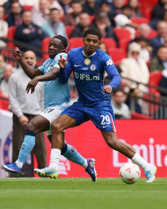Chelsea v Manchester City, Emirates FA Cup Final Wesley Fofana of Chelsea under pressure from JÃ rÃ my Doku of Manchester City during the Chelsea v Manchester City Emirates FA Cup Final match at Wembley Stadium, London, England on 16 May 2026 Credit: Dylan Hepworth Every Second Media Editorial use only. All images are copyright Every Second Media Limited. No images may be reproduced without prior permission. Copyright: xIMAGO EveryxSecondxMediax ESM-1997-0045 DylanxHepworthx xEveryxSecondxMediax