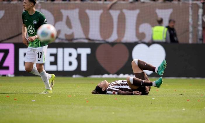 Photo Loser devastated Tomoya ANDO Pauli Soccer 1 Bundesliga , 34 Matchday on Sat 16 05 2026 FC St Pauli VfL Wolfsburg