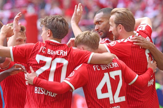 f r 9 Harry Kane, 42 Lennart Karl, 20 Tom Bischof, 6 Joshua Kimmich, 4 Jonathan Tah FCB cheers, goal celebrations, Group Football 1 BL FC Bayern Munich 1 FC Cologne 16 05 2026 Allianz Arena PHOTO Mladen Lackovic LakoPress