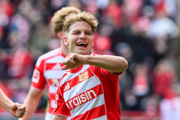 v l Andras Schaefer 1 FC Union Berlin, 13 , shoots goal for 3 0, goal, goal, cheering, goal celebration, joy, enthusiasm, celebrates, celebreting the goal, joy, jubilation, cheering, GER, Berlin, 1 FC Union Berlin vs FC Augsburg, 1 Bundesliga, Football, DFB, last matchday, Season 2025 2026, Alte Försterei, May 16, 2026, DFB DFL REGULATES PROHIBIT ANY USE OF PHOTOGRAPHS AS IMAGE SEQUENCES AND OR QUASI VIDEO, Copyright: HMBxMedia UwexKoch