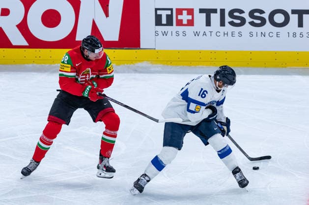 ZURICH, SWITZERLAND - MAY 16: Aleksander Barkov (Finland, 16) in a duel against Tamas Sarpatki (Hungary, 88) during the Preliminary Round - Group A Match 7 between Hungary and Finland at the IIHF Ice hockey, Eishockey World Championship, WM, Weltmeisterschaft 2026, Swiss Life Arena on May 16, 2026 in Zurich, Switzerland. Zurich Switzerland Copyright: xTimoxSteinx