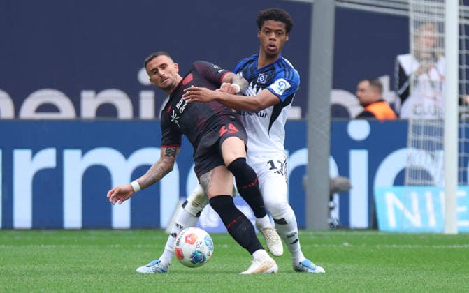 v l Aleix Garcia Bayer Leverkusen, 24 , Warmed Omari Hamburger SV 17 GER, Bayer 04 Leverkusen vs Hamburger SV, Football, 1 Bundesliga , 34 Matchday, Season 2025 2026, 16 05 2026 DFL DFB REGULATIONS PROHIBIT ANY USE OF PHOTOGRAPHS as IMAGE SEQUENCES and or QUASI VIDEO GER, Bayer 04 Leverkusen vs Hamburger SV, Football, 1 Bundesliga , 34 Matchday, Season 2025 2026, 16 05 2026 Leverkusen Copyright: xEibner-Pressefotox xThomasxStoeckerx EP_TSR