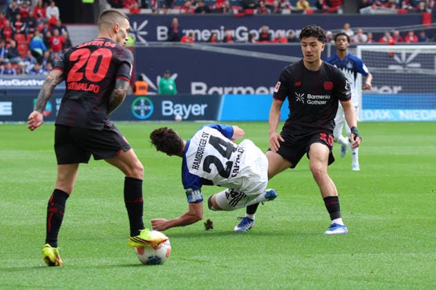 v l Alejandro Grimaldo Bayer Leverkusen, 20 , Nicolas Capaldo Hamburger SV 24 , Ibrahim Maza Bayer Leverkusen, 30 GER, Bayer 04 Leverkusen vs Hamburger SV, Football, 1 Bundesliga , Matchday 34, Season 2025 2026, 16 05 2026 DFL DFB REGULATIONS PROHIBIT ANY USE OF PHOTOGRAPHS as IMAGE SEQUENCES and or QUASI VIDEO GER, Bayer 04 Leverkusen vs Hamburger SV, Football, 1 Bundesliga , 34 Matchday, Season 2025 2026, 16 05 2026 Leverkusen Copyright: xEibner-Pressefotox xThomasxStoeckerx EP_TSR