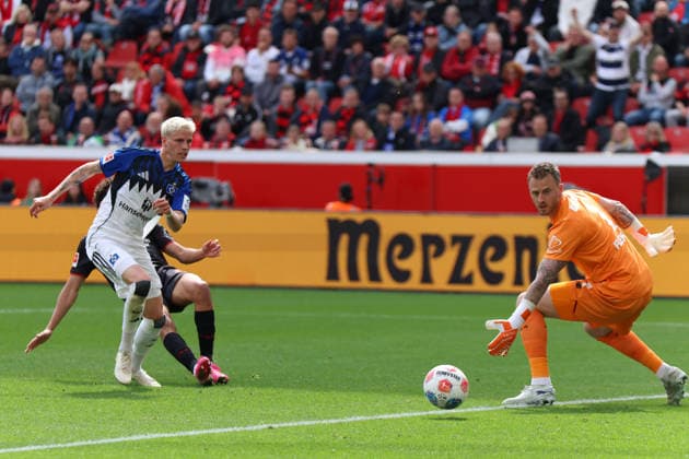Jonas Meffert Hamburger SV 23s shot narrowly misses the target v l Jonas Meffert Hamburger SV 23 , Mark Flekken Bayer Leverkusen, 01 GER, Bayer 04 Leverkusen vs Hamburger SV, Football, 1 Bundesliga , Matchday 34, Season 2025 2026, 16 05 2026 DFL DFB REGULATIONS PROHIBIT ANY USE OF PHOTOGRAPHS as IMAGE SEQUENCES and or QUASI VIDEO GER, Bayer 04 Leverkusen vs Hamburger SV, Football, 1 Bundesliga , 34 Matchday, Season 2025 2026, 16 05 2026 Leverkusen Copyright: xEibner-Pressefotox xThomasxStoeckerx EP_TSR