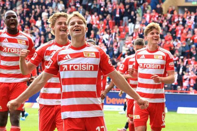 DEU, DFL, 1 FBL, 1 FC Union vs FC Augsburg, 16 05 2026, Stadion Alte Foersterei, Berlin, DEU, DFL, 1 FBL, 1 FC Union vs FC Augsburg, im Bild 3 0 durch Andras Schaefer 1 FC Union Berlin 13 , Unioner Spielerkreis DFL regulations prohibit any use of Photographs as image sequences and or quasi video nordphotoxGmbHx xEngler nph00076