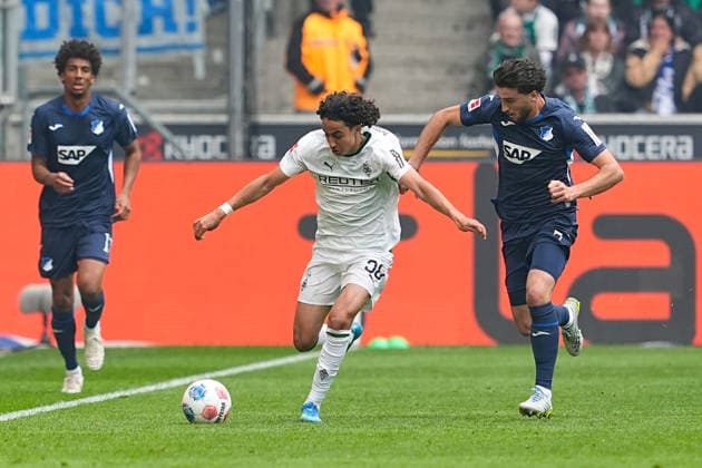 16 05 2026, xydrx, Men, Soccer, 1 Bundesliga, Borussia Mönchengladbach TSG 1899 Hoffenheim, Season 2025 2026, Borussia Park Wael Mohya Borussia Mönchengladbach, 36 in duel against Leon Avdullahu TSG 1899 Hoffenheim, 7 DFB regulations prohibit any use of photographs as image sequences and or quasi video Copyright: HMBxMedia YannisxDreimann