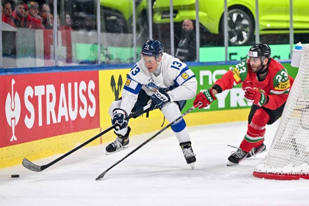 ZURICH, SWITZERLAND MAY 16 Jesse Puljujarvi of Finland in action against Zeteny Hadobas of Hungary during the 2026 IIHF Ice Hockey World Championship Switzerland game between Hungary and Finland at Swiss Life Arena on May 16, 2026 in Zurich, Zurich Zurich Swiss Life Arena Zurich Switzerland Copyright: xJustPictures.ch AndreaxBrancax jp-en-EuSpIm-JP7_ANB_Hun_Fin_16052026_2642
