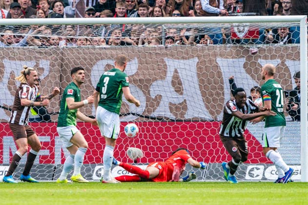 Goal for 1 1 Abdoulie Ceesay FC St Pauli, 09 , GER, FC St Pauli vs VfL Wolfsburg, Football, Bundesliga, Matchday 34, Season 2025 2026, 16 05 2026 DFL REGULATIONS PROHIBIT ANY USE OF PHOTOGRAPHS AS IMAGE SEQUENCES AND OR QUASI VIDEO GER, FC St Pauli vs VfL Wolfsburg, Football, Bundesliga, Matchday 34, Season 2025 2026, 16 05 2026 Hamburg Copyright: xEibner-Pressefoto MaxxVincenx EP_MVN