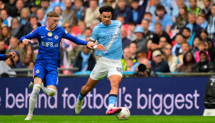 Chelsea v Manchester City, London, UK - 16 May 2025 Nico O Reilly of Manchester City challenges for the ball with Cole Palmer of Chelsea during the FA Cup Final match between Chelsea and Manchester City on 16th May 2026 at Wembley Stadium, London London Wembley Stadium London GBR Copyright: xFrankiexOKeeffe PPAUKx PPA-274920