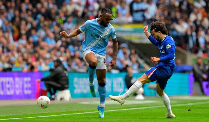 Chelsea v Manchester City, London, UK - 16 May 2025 Antoine Semenyo of Manchester City challenges for the ball with Marc Cucurella of Chelsea during the FA Cup Final match between Chelsea and Manchester City on 16th May 2026 at Wembley Stadium, London London Wembley Stadium London GBR Copyright: xFrankiexOKeeffe PPAUKx PPA-274924